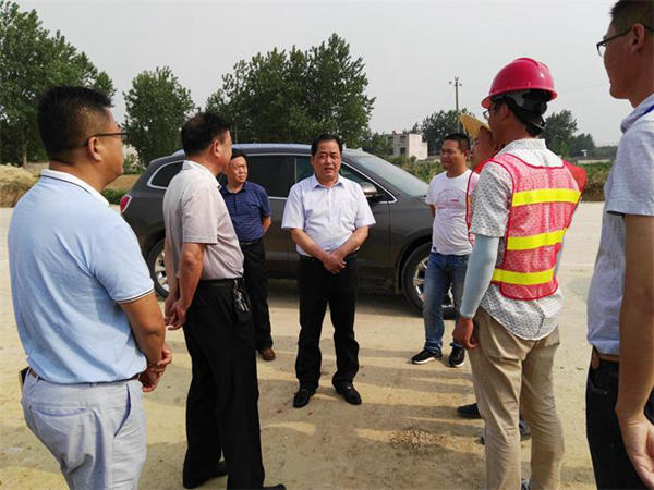 萬瑞健調研扶貧工作_600.jpg 萬瑞健調研扶貧工作_600.jpg