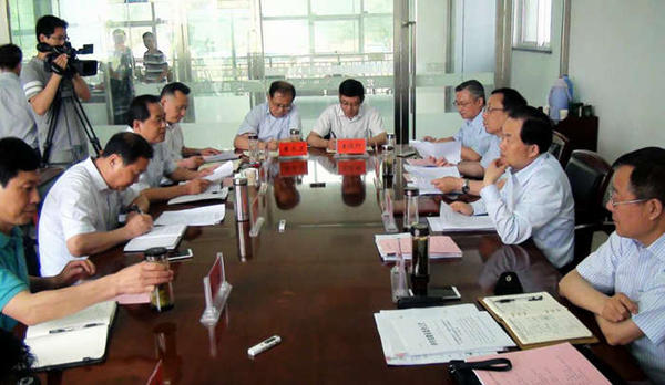 張曙光3_副本.jpg 張曙光3_副本.jpg