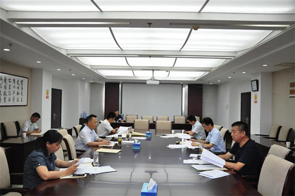 縣政府理論中心組學習_副本.jpg 縣政府理論中心組學習_副本.jpg