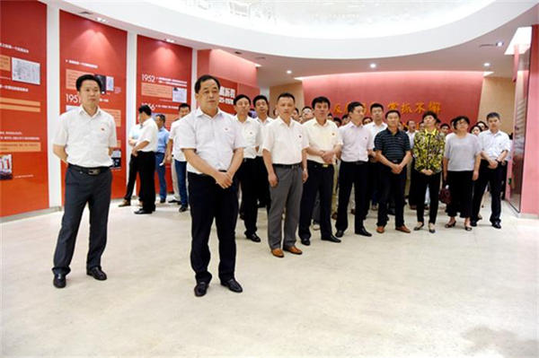縣領(lǐng)導(dǎo)警示教育_副本.jpg