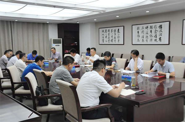 縣政府辦組織生活會(huì)_副本.jpg