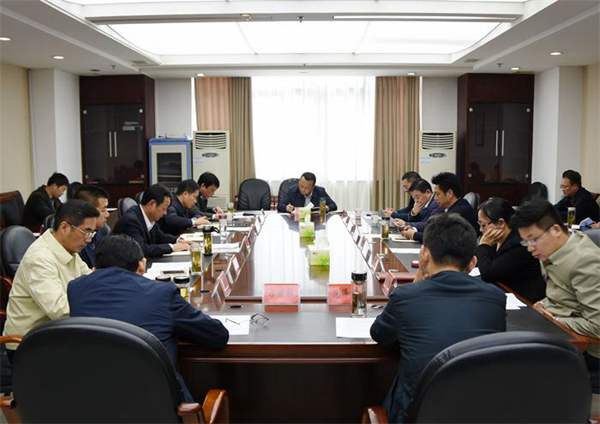 縣委理論中心組學習十九大_副本.jpg 縣委理論中心組學習十九大_副本.jpg