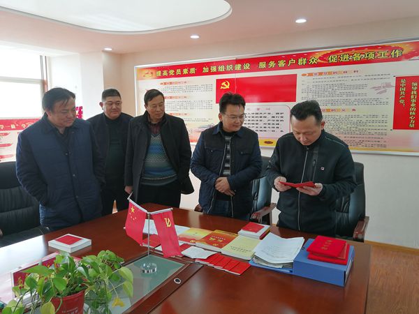 縣長(zhǎng)鄒軍在張橋鎮(zhèn)調(diào)研非公企業(yè)黨建.jpg 縣長(zhǎng)鄒軍在張橋鎮(zhèn)調(diào)研非公企業(yè)黨建.jpg